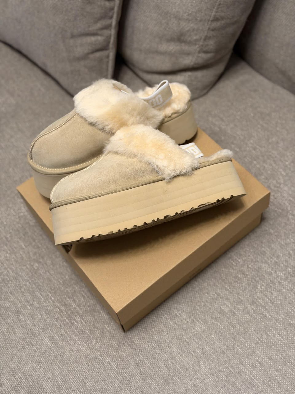 UGG