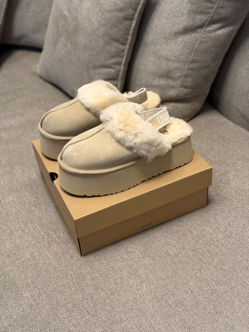 UGG