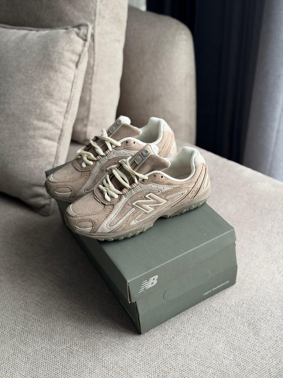 New Balance 204L