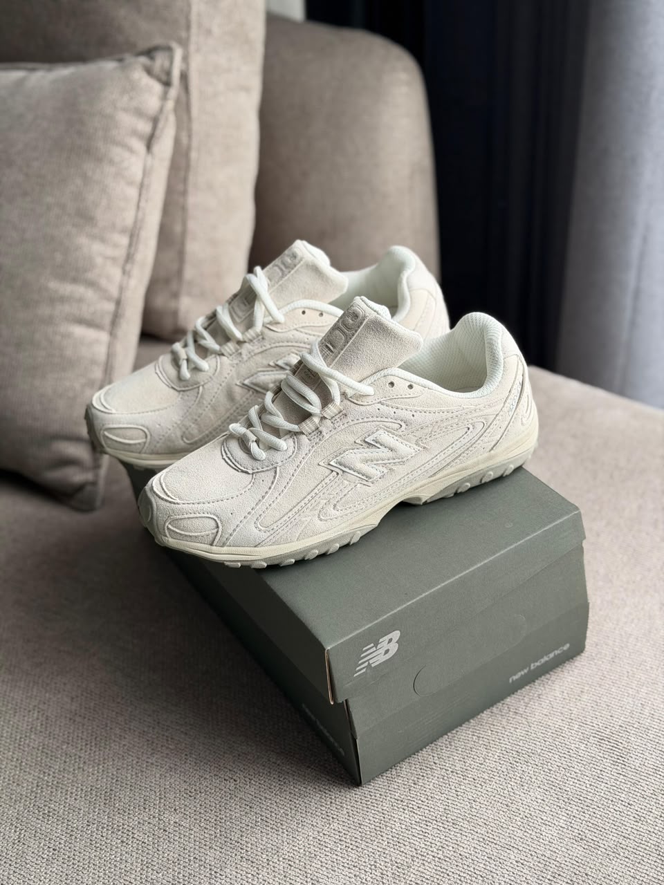 New Balance 204L