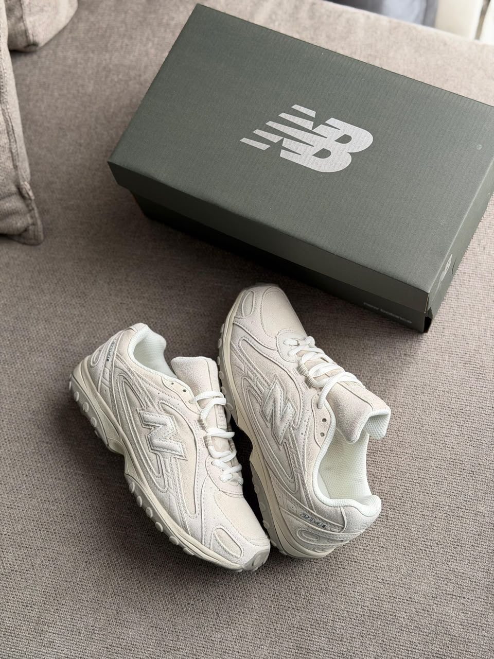 New Balance 204L