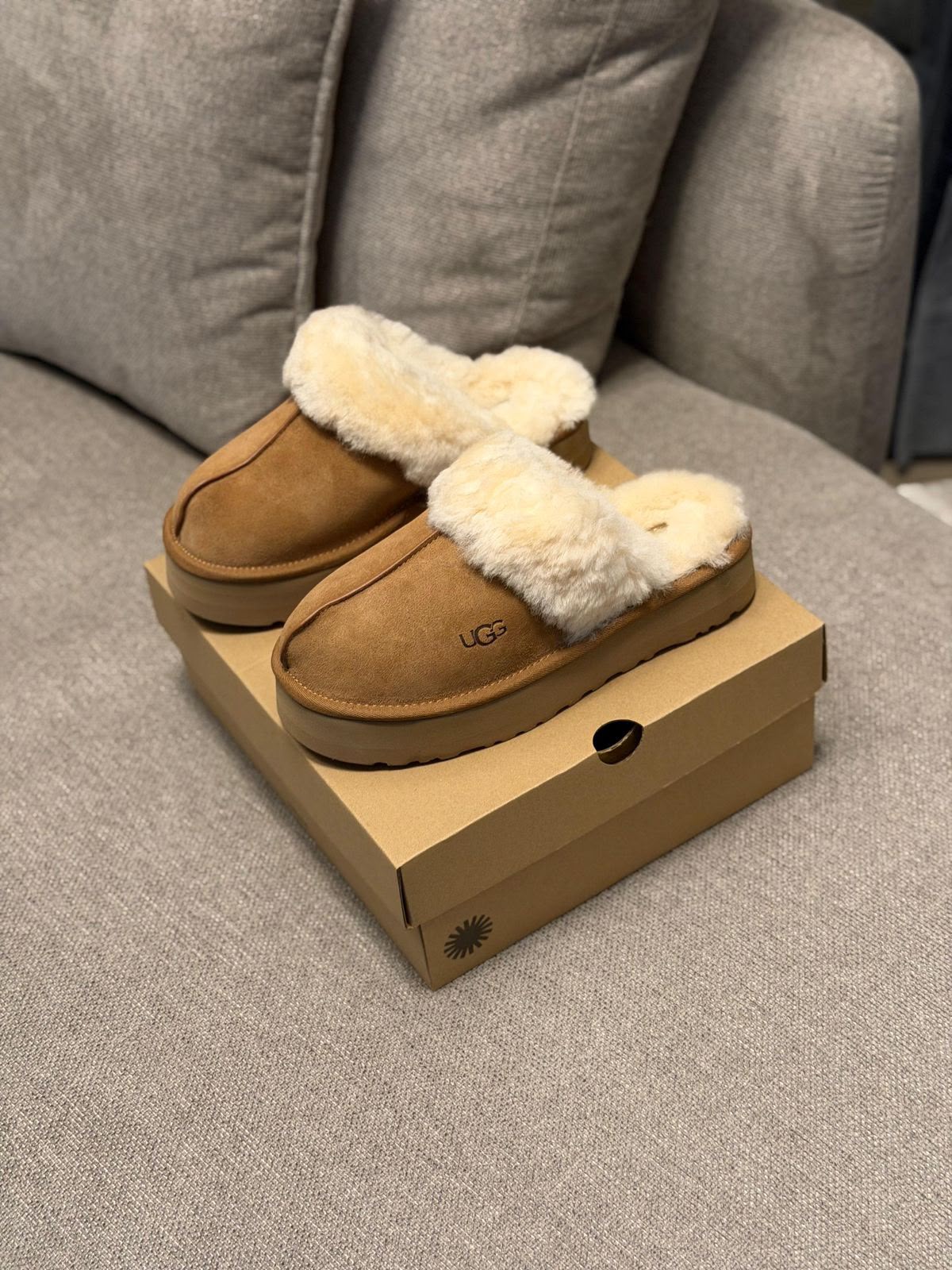 UGG