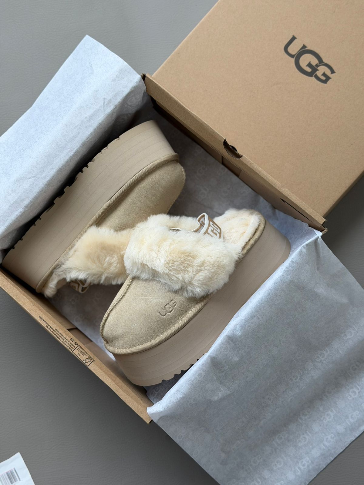 UGG