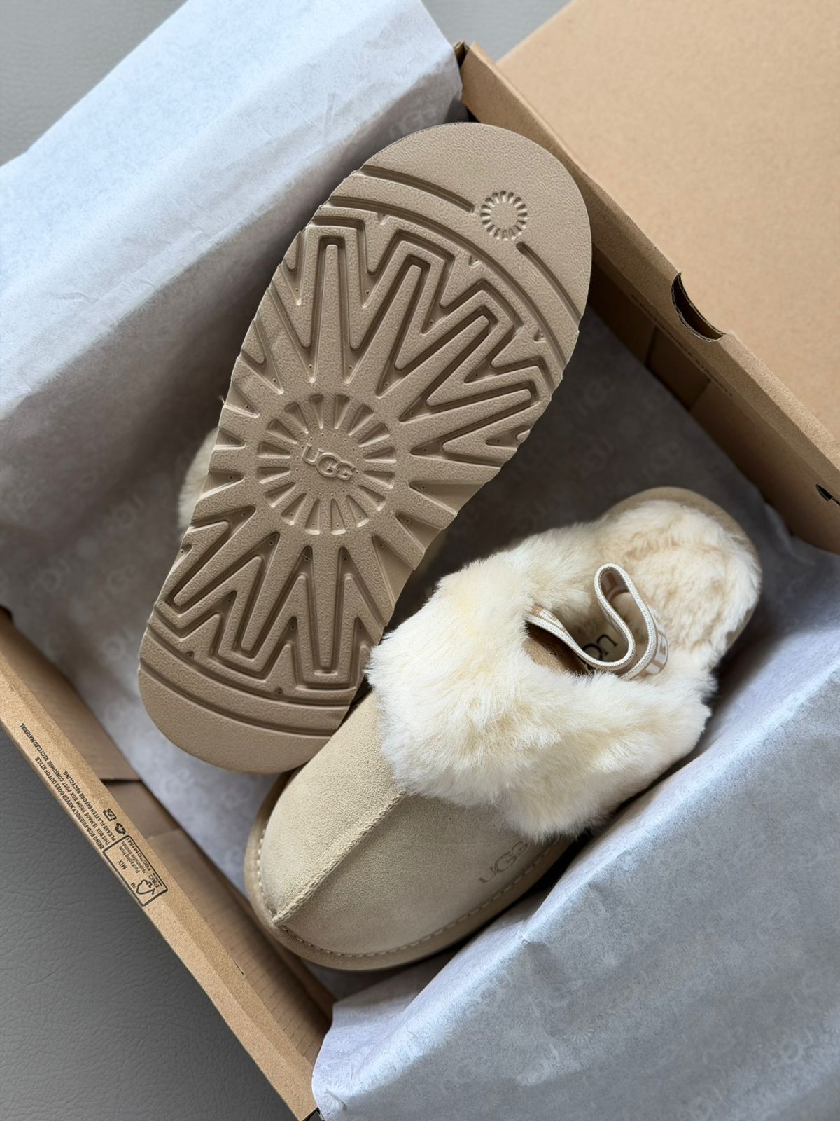 UGG