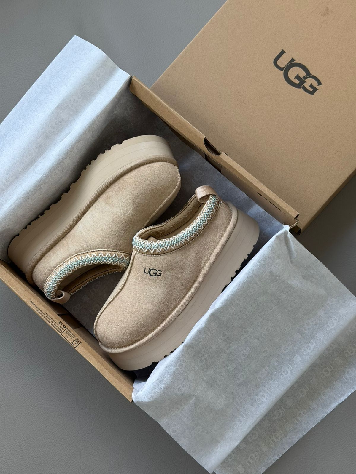 UGG