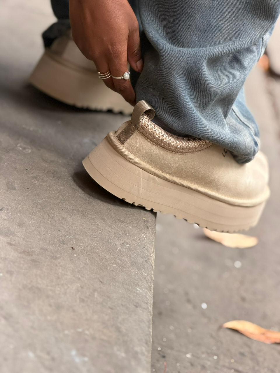 UGG